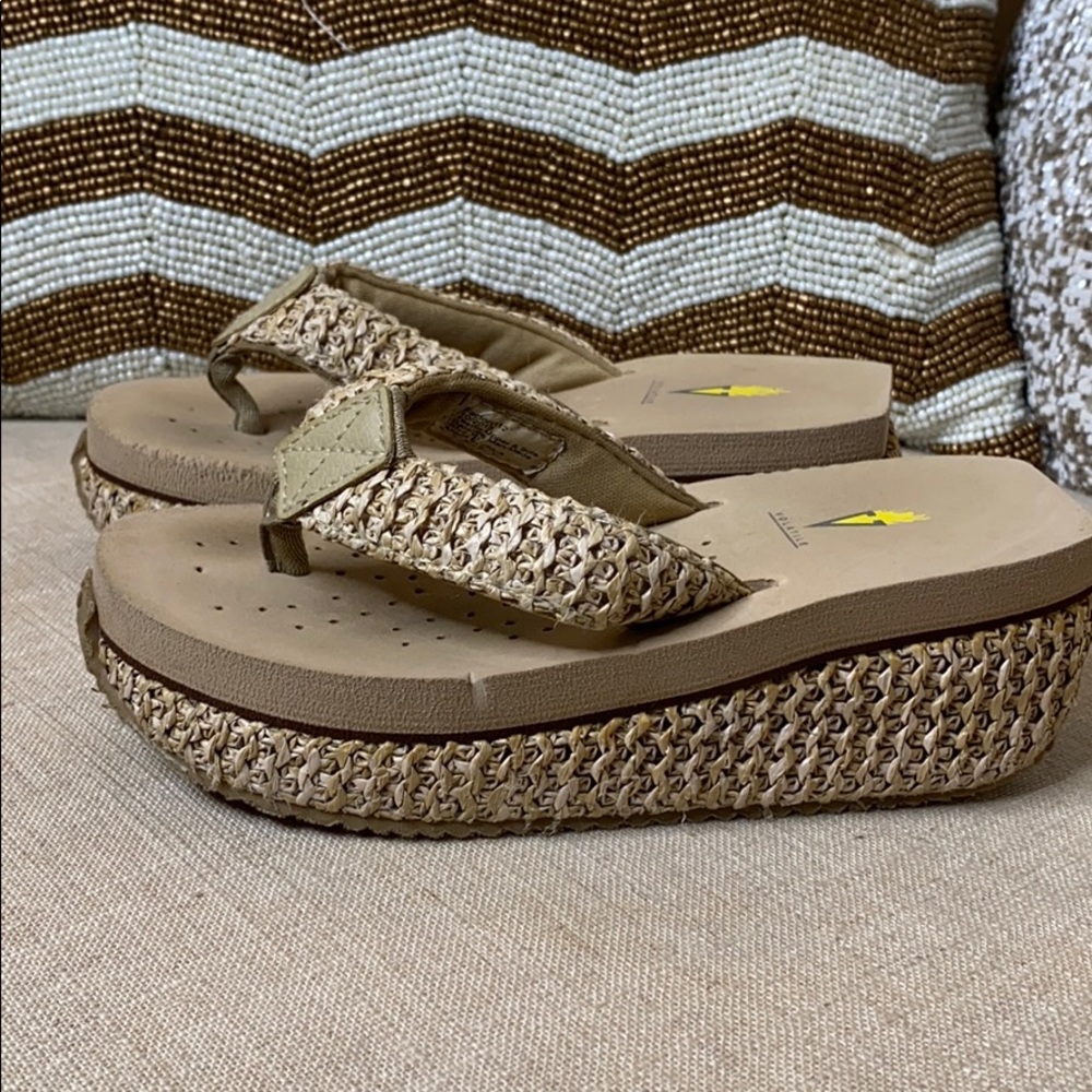 Volatile Straw Flip Flops